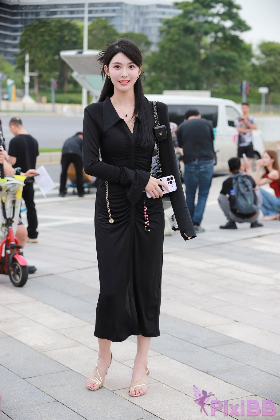 Featured Street Photography Works No.5386 black long skirt PixiBB.COM 137