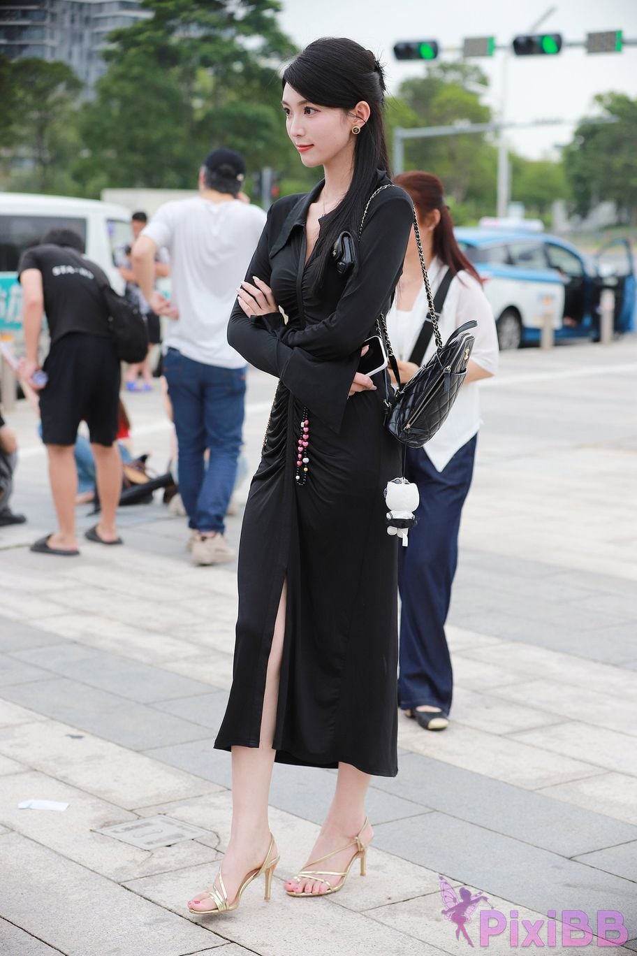 Featured Street Photography Works No.5386 black long skirt PixiBB.COM 140