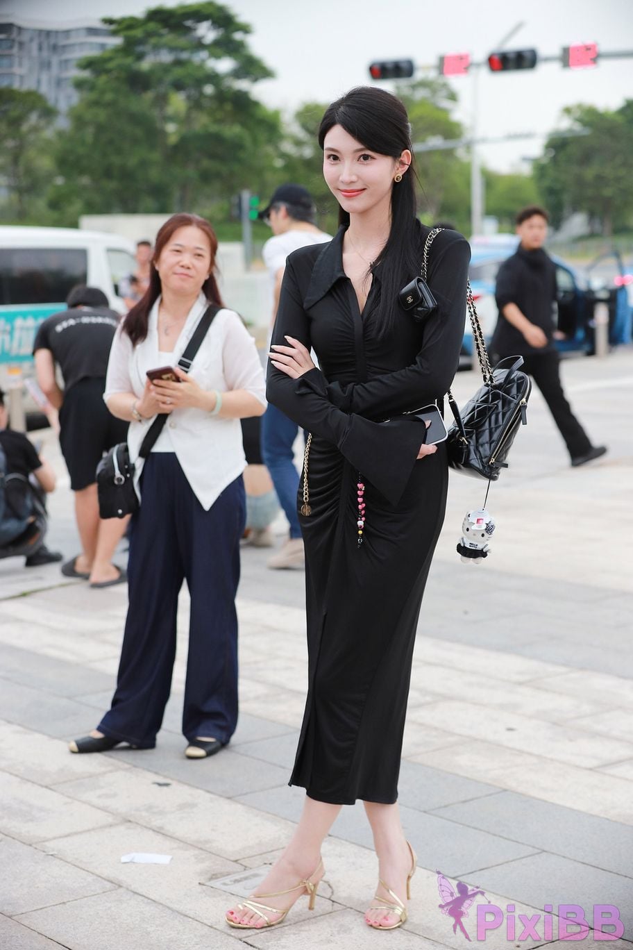 Featured Street Photography Works No.5386 black long skirt PixiBB.COM 147