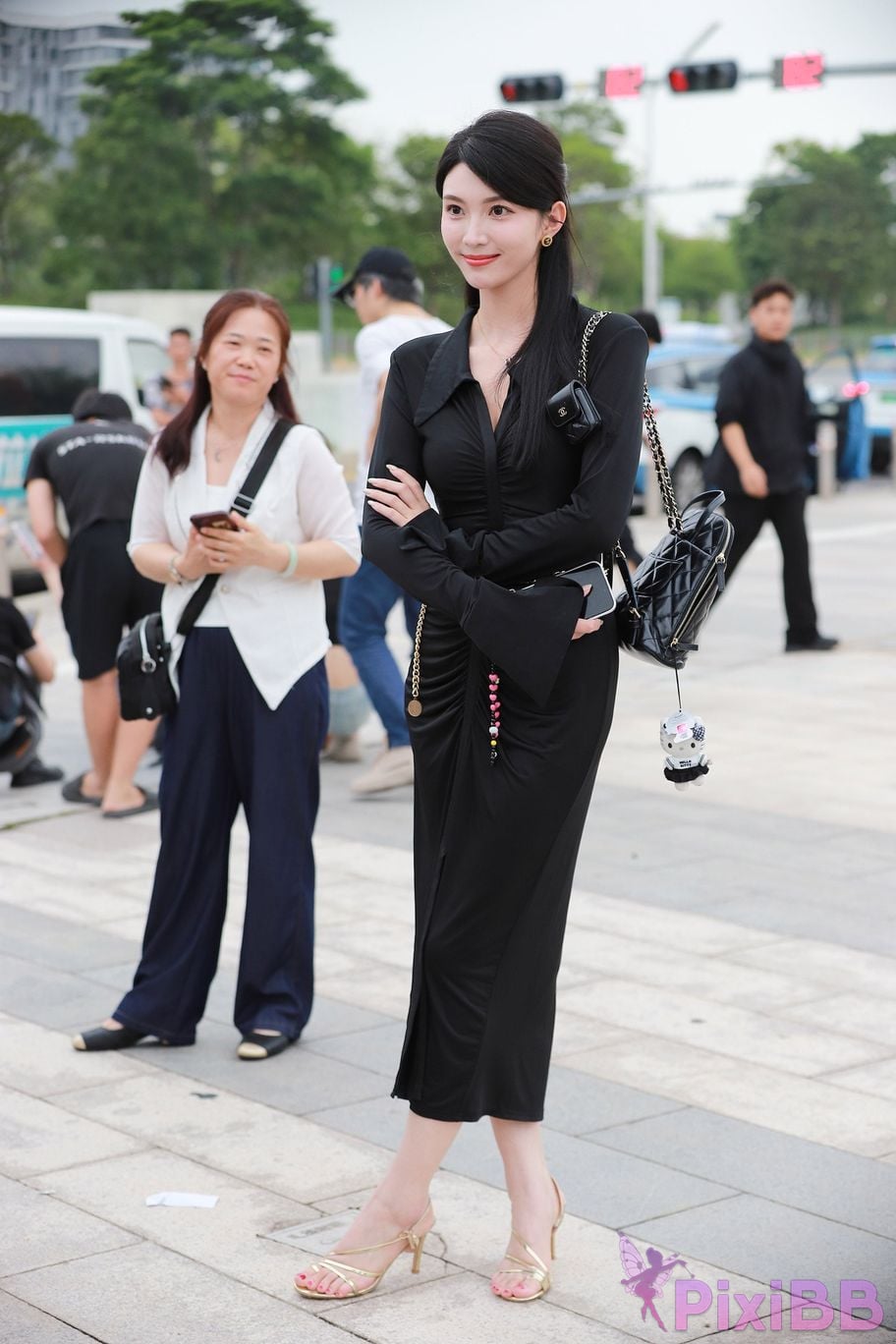 Featured Street Photography Works No.5386 black long skirt PixiBB.COM 148