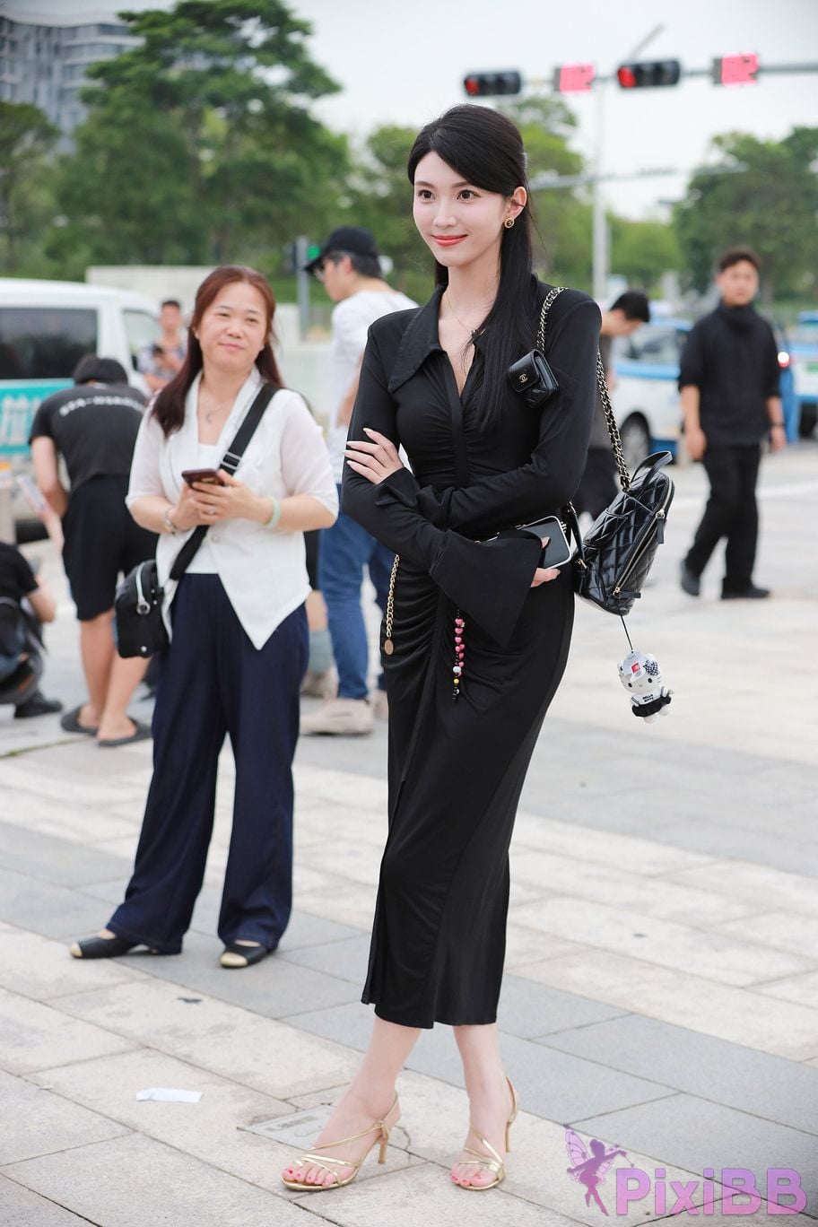 Featured Street Photography Works No.5386 black long skirt PixiBB.COM 149