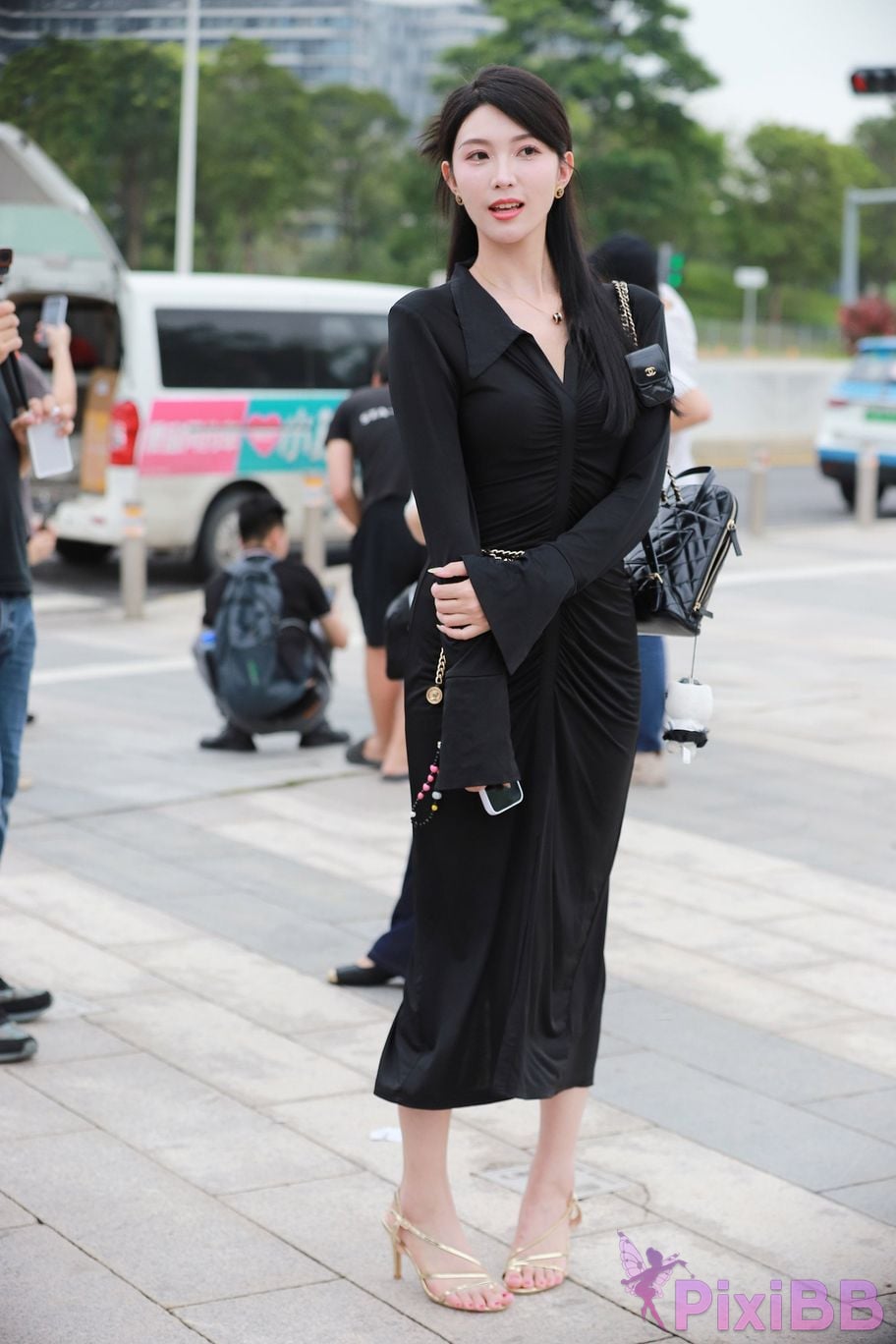 Featured Street Photography Works No.5386 black long skirt PixiBB.COM 152