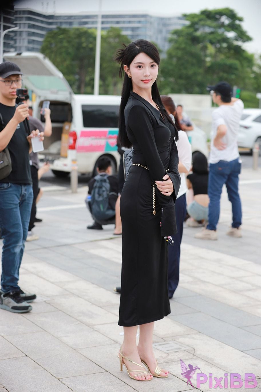 Featured Street Photography Works No.5386 black long skirt PixiBB.COM 156