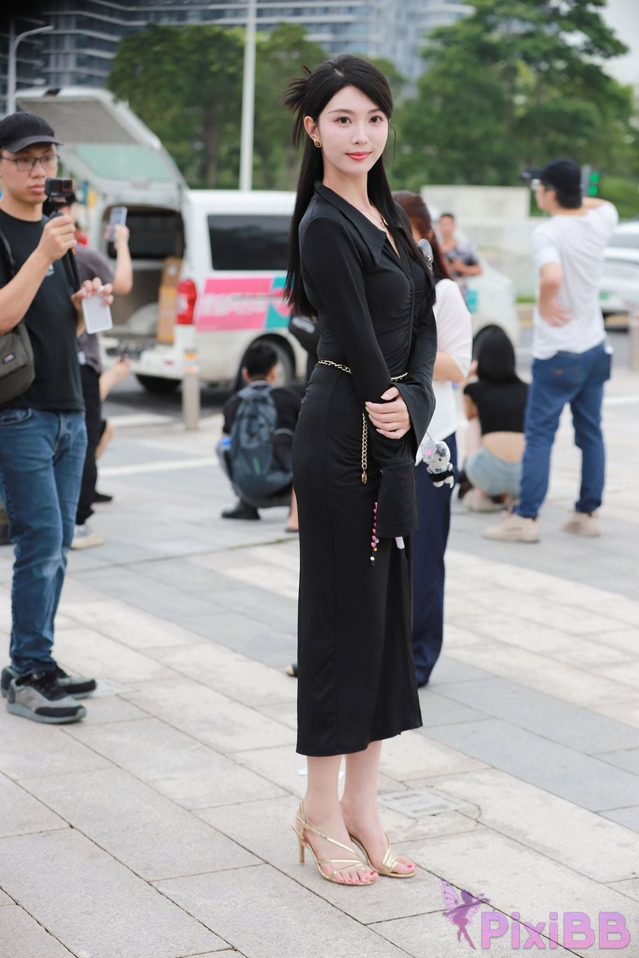 Featured Street Photography Works No.5386 black long skirt PixiBB.COM 157