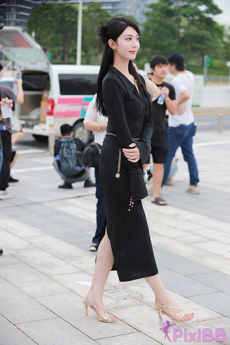 Featured Street Photography Works No.5386 black long skirt PixiBB.COM 158