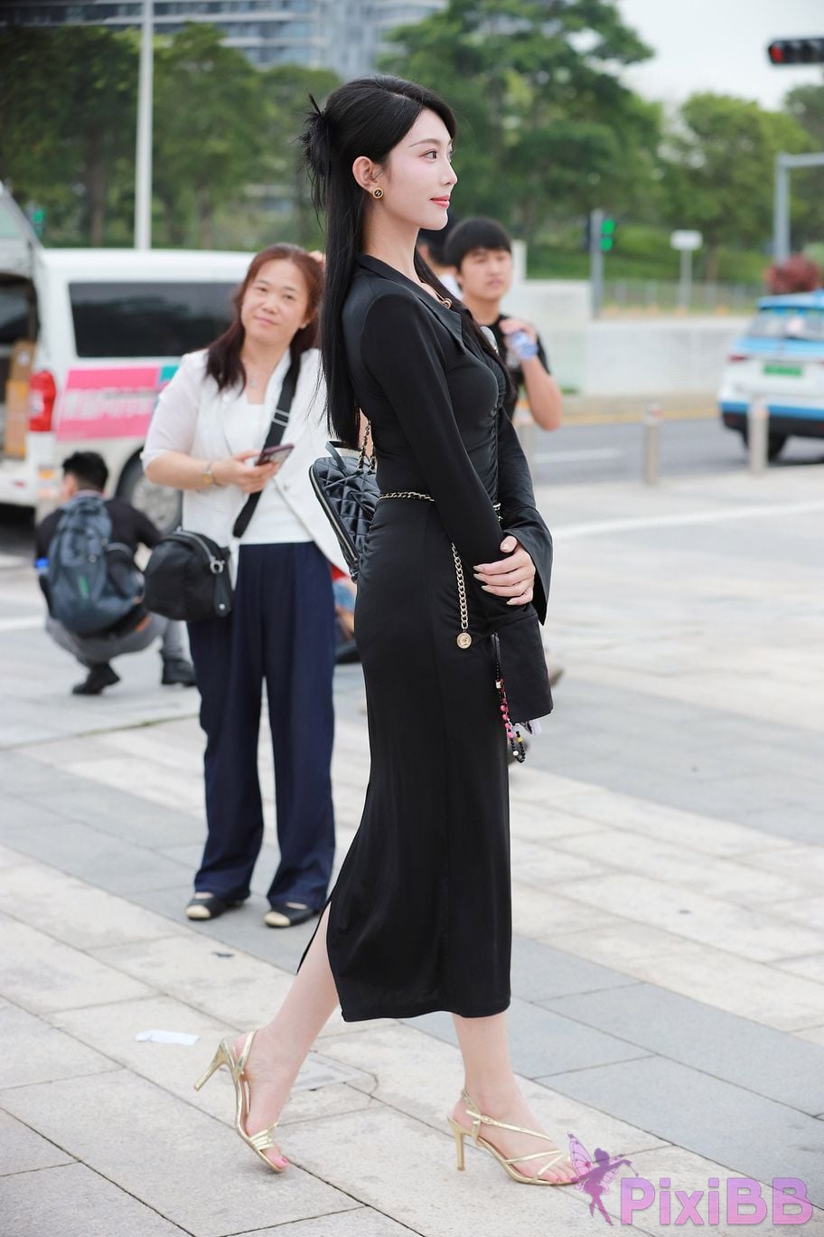 Featured Street Photography Works No.5386 black long skirt PixiBB.COM 160