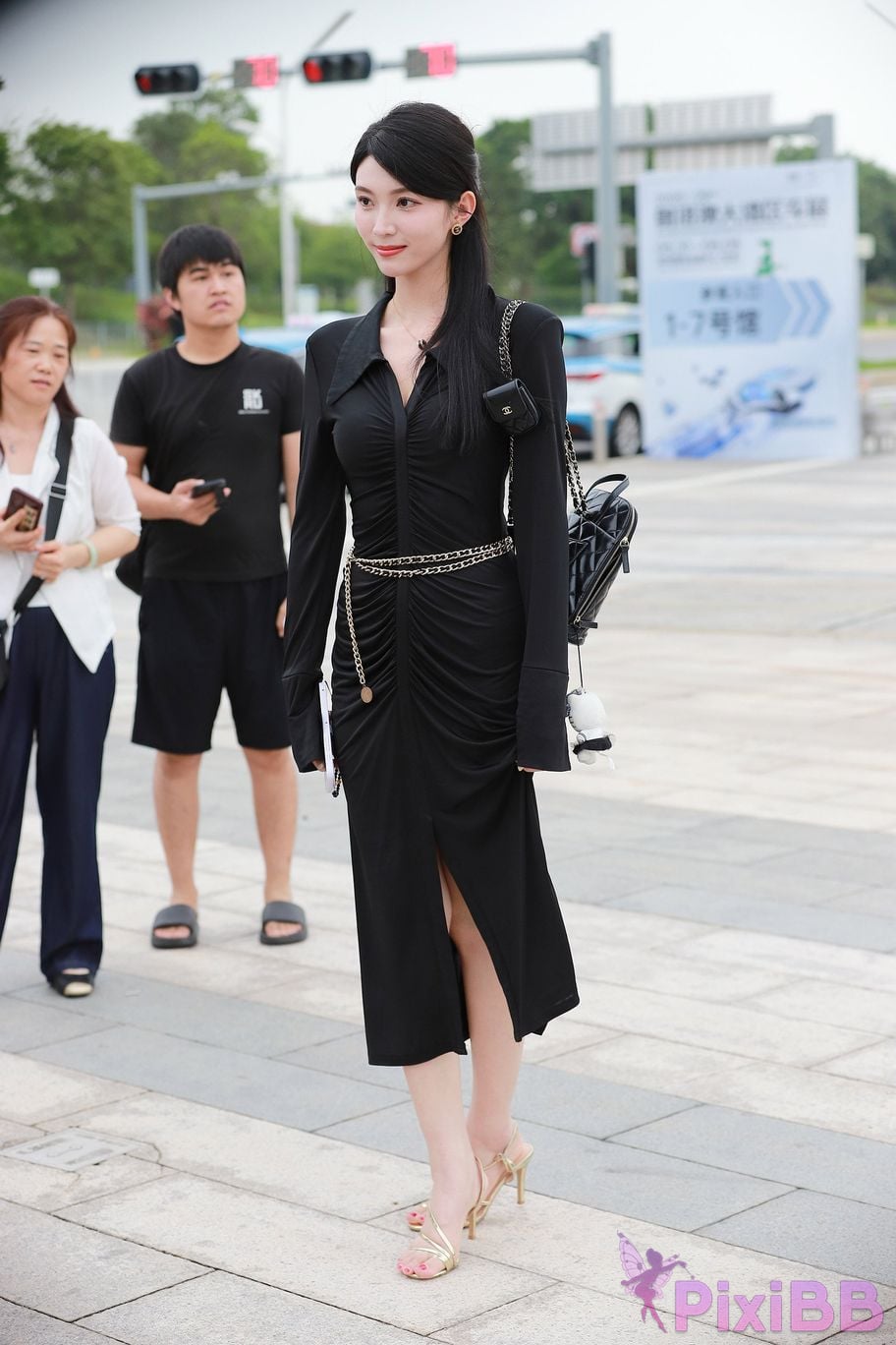 Featured Street Photography Works No.5386 black long skirt PixiBB.COM 165