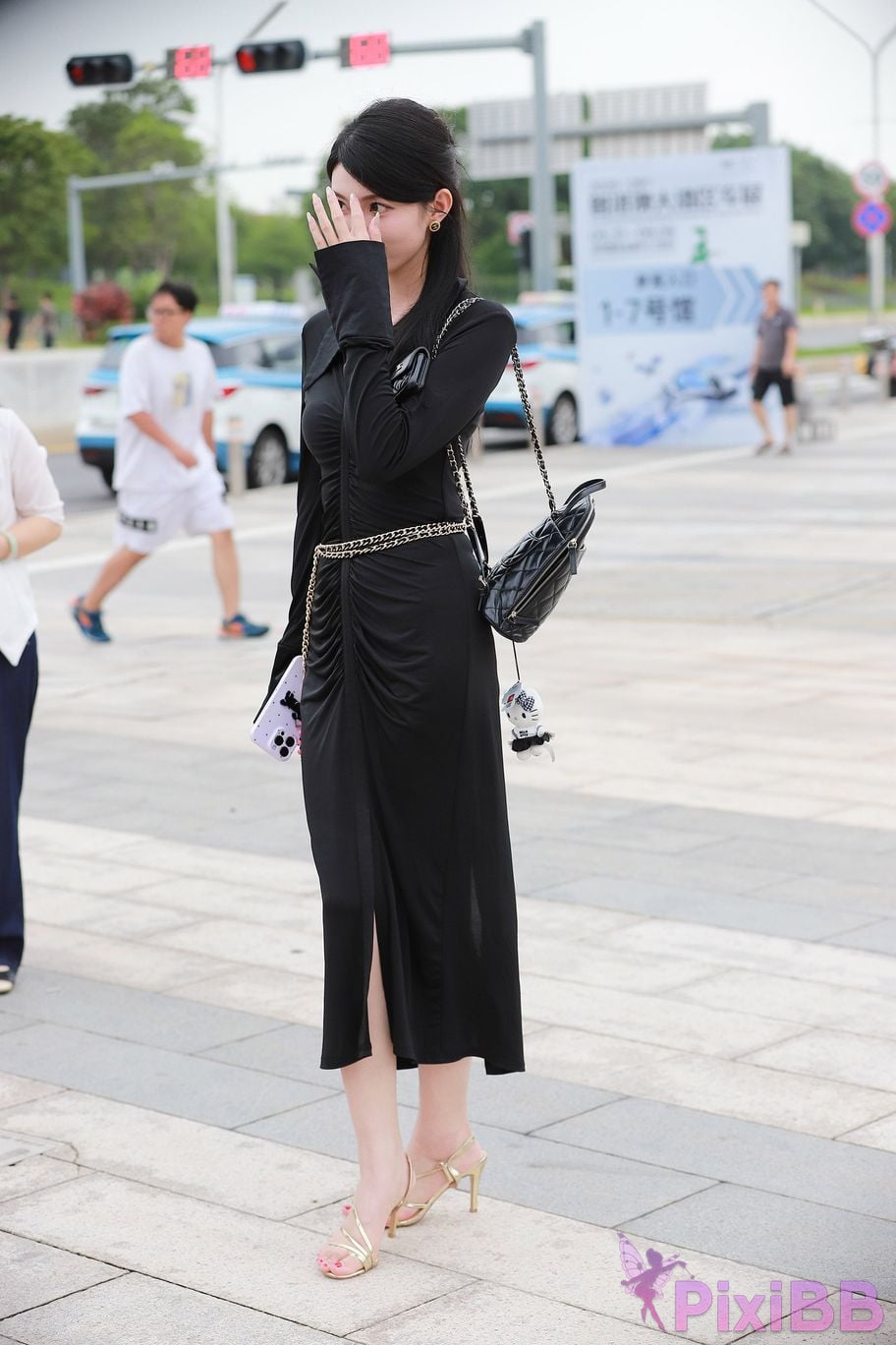 Featured Street Photography Works No.5386 black long skirt PixiBB.COM 169