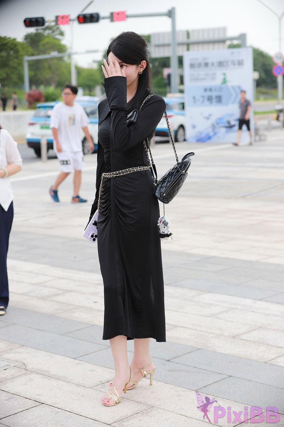 Featured Street Photography Works No.5386 black long skirt PixiBB.COM 170