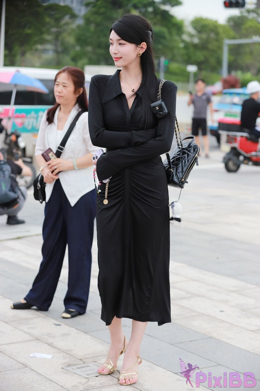 Featured Street Photography Works No.5386 black long skirt PixiBB.COM 172