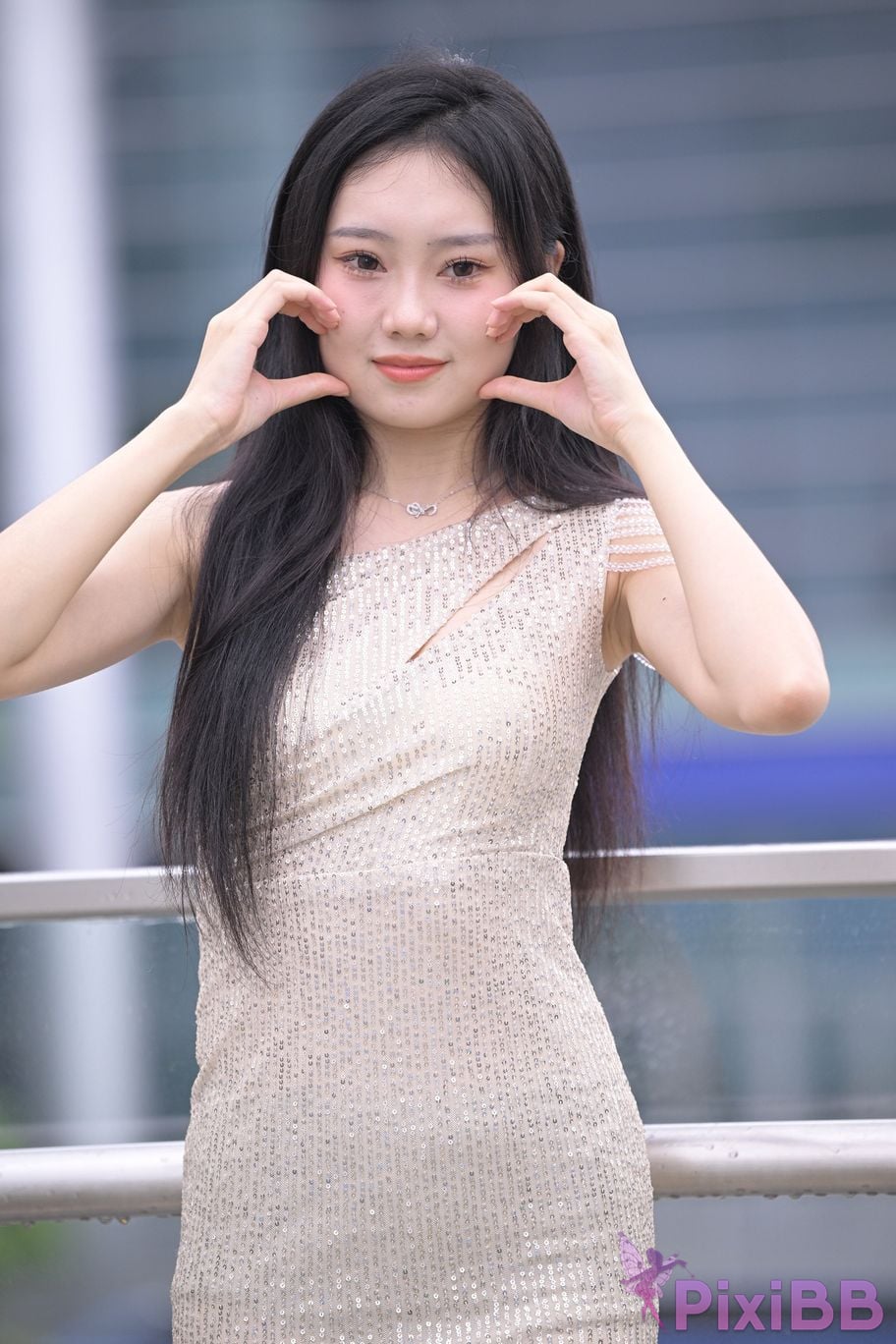 Featured Street Photography Works No.5382 Innocent girl 2 PixiBB.COM 160