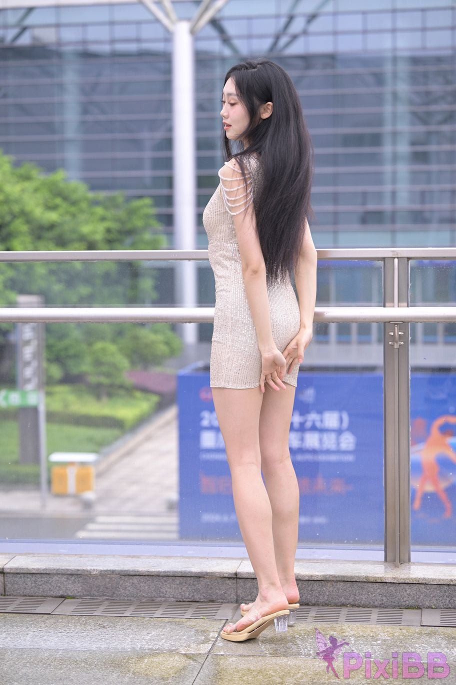 Featured Street Photography Works No.5382 Innocent girl 2 PixiBB.COM 176