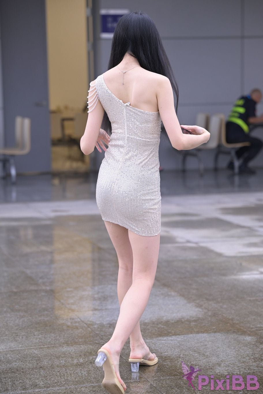 Featured Street Photography Works No.5382 Innocent girl 2 PixiBB.COM 202