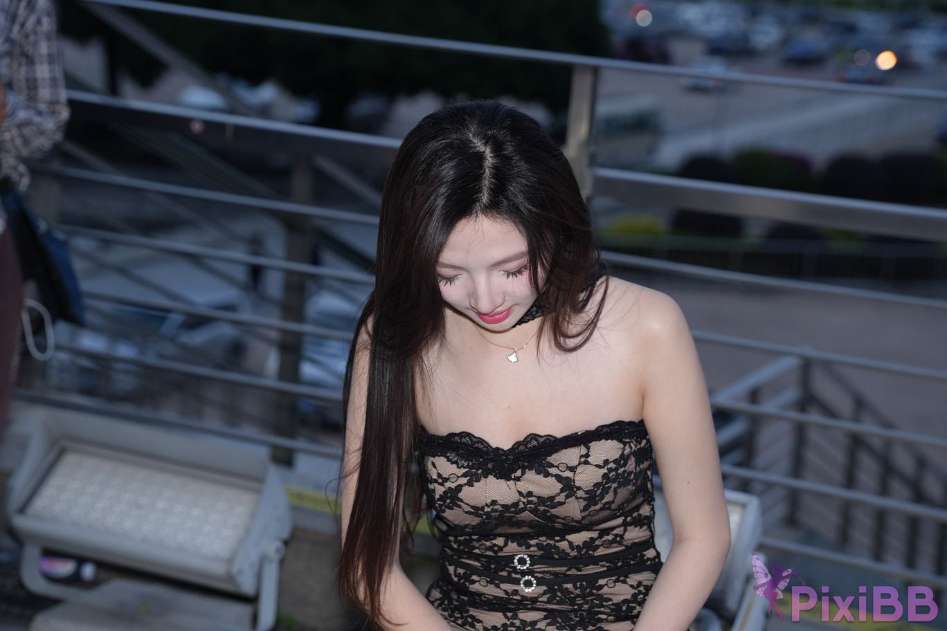 Featured Street Photography Works No.5383 Black silk tube top skirt PixiBB.COM 001