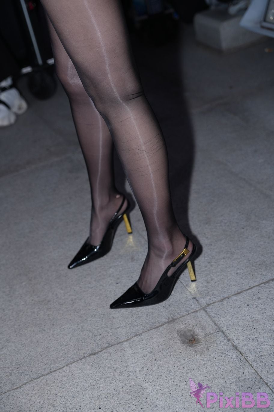 Featured Street Photography Works No.5383 Black silk tube top skirt PixiBB.COM 045