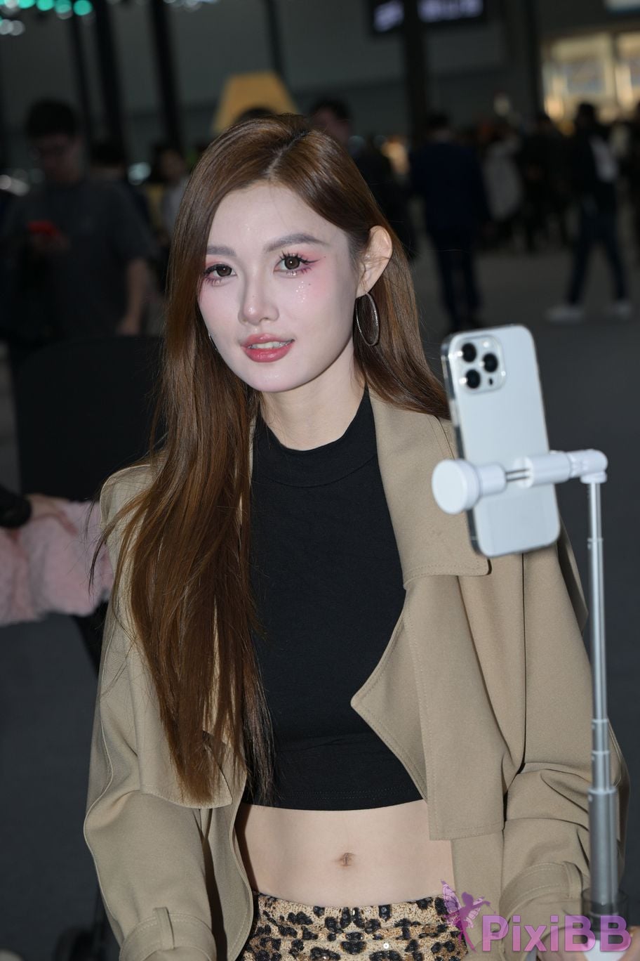 Featured Street Photography Works No.5384 Leopard print silk beauty PixiBB.COM 072