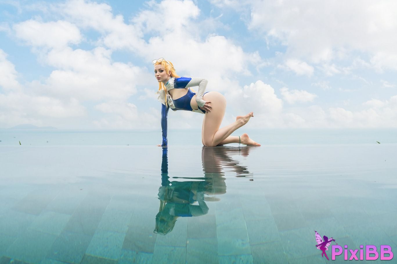 Lady Melamori Susan Storm (Invisible Woman) On The Beach PixiBB.COM 31