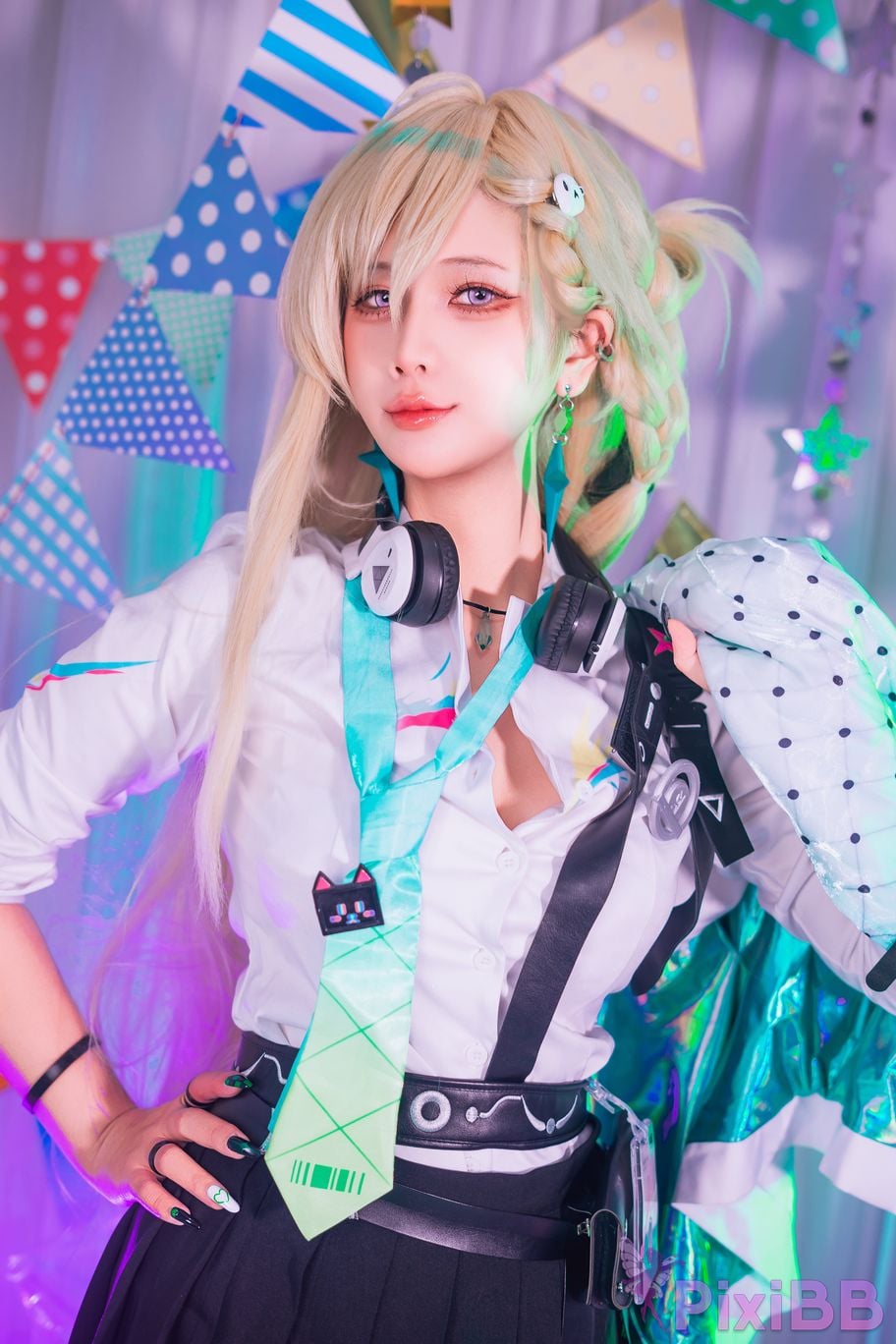 Cosplayer Pyon Lynae Wuthering Waves Ming Chao Linnae PixiBB.COM 023