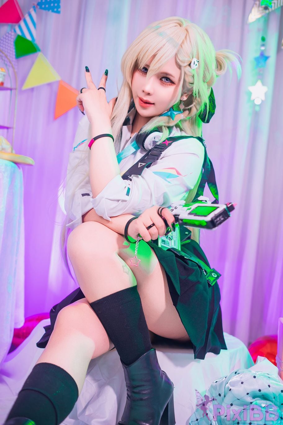 Cosplayer Pyon Lynae Wuthering Waves Ming Chao Linnae PixiBB.COM 034