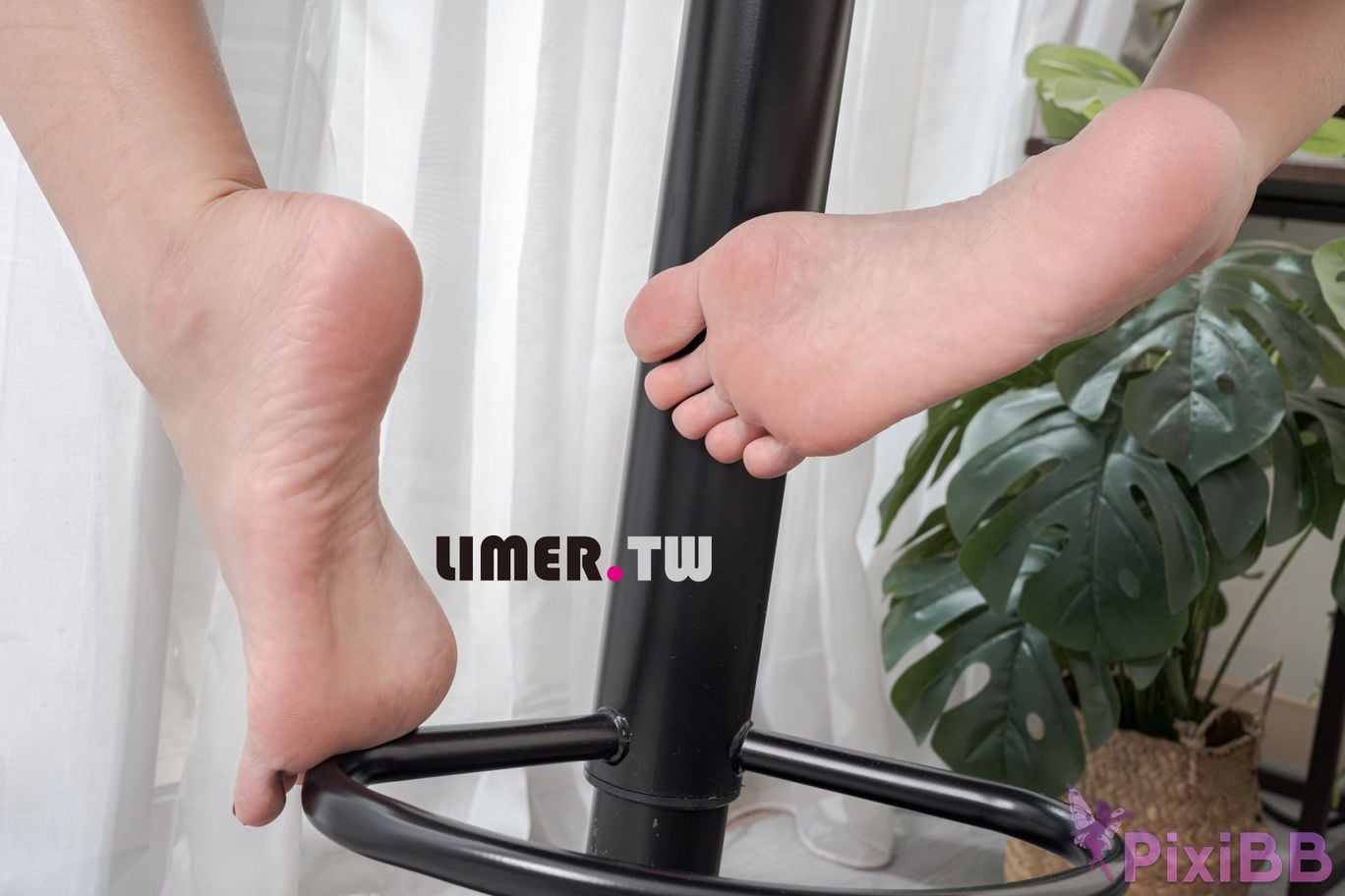 Limerence original No.092 Sherry appears. The 3D video is like watching it in person. Bare feet PixiBB.COM 039