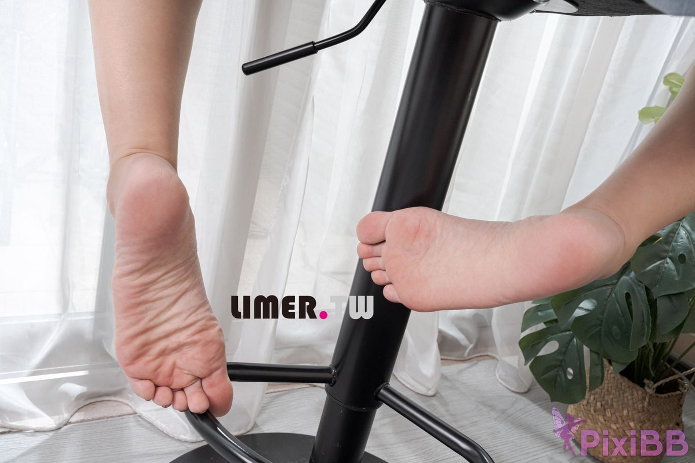 Limerence original No.092 Sherry appears. The 3D video is like watching it in person. Bare feet PixiBB.COM 041