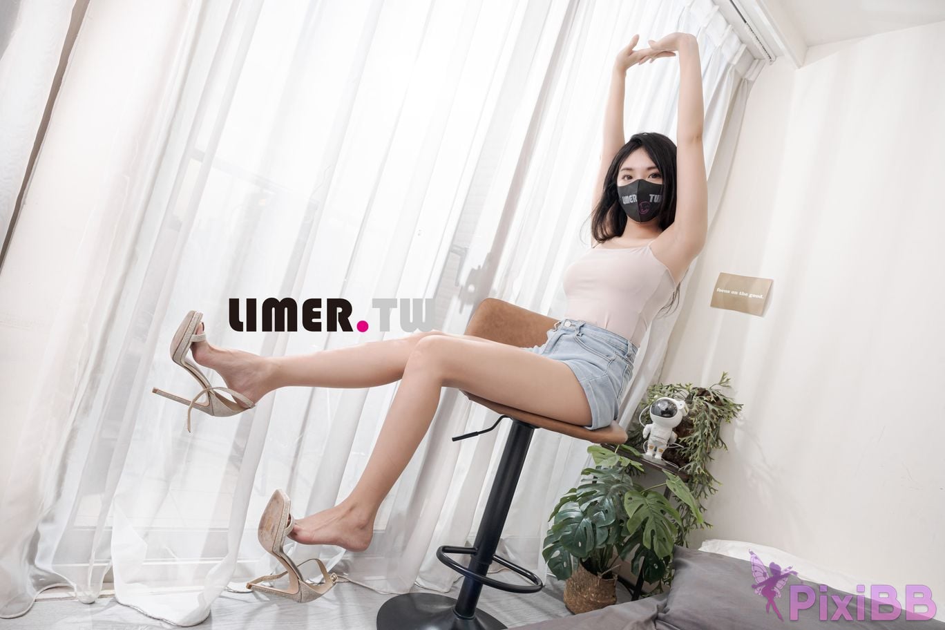 Limerence original No.092 Sherry appears. The 3D video is like watching it in person. Bare feet PixiBB.COM 140