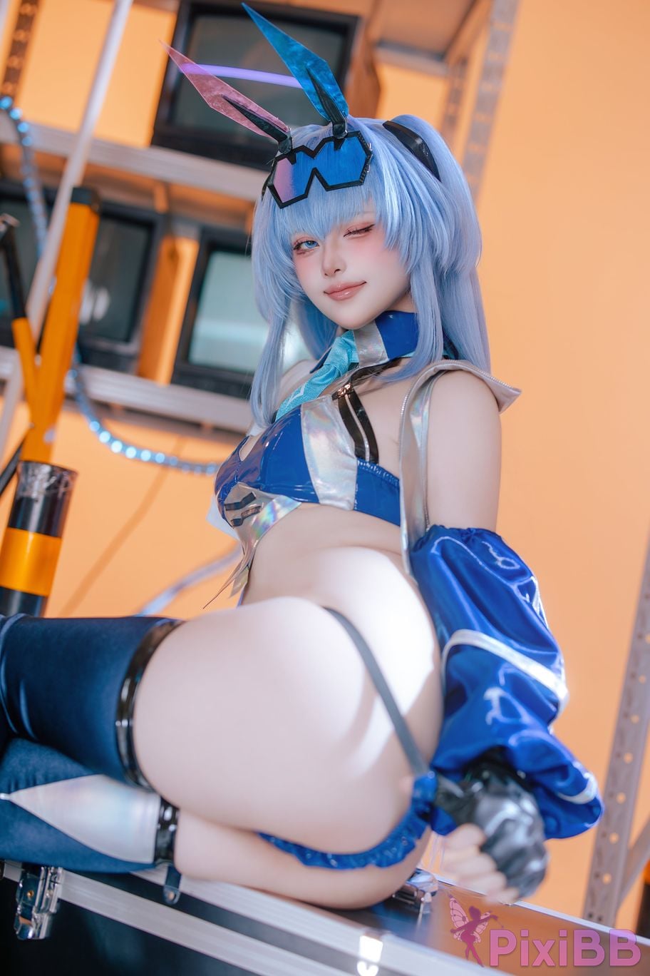 Cosplayer Island fish azur lane garden racing suit PixiBB.COM 002