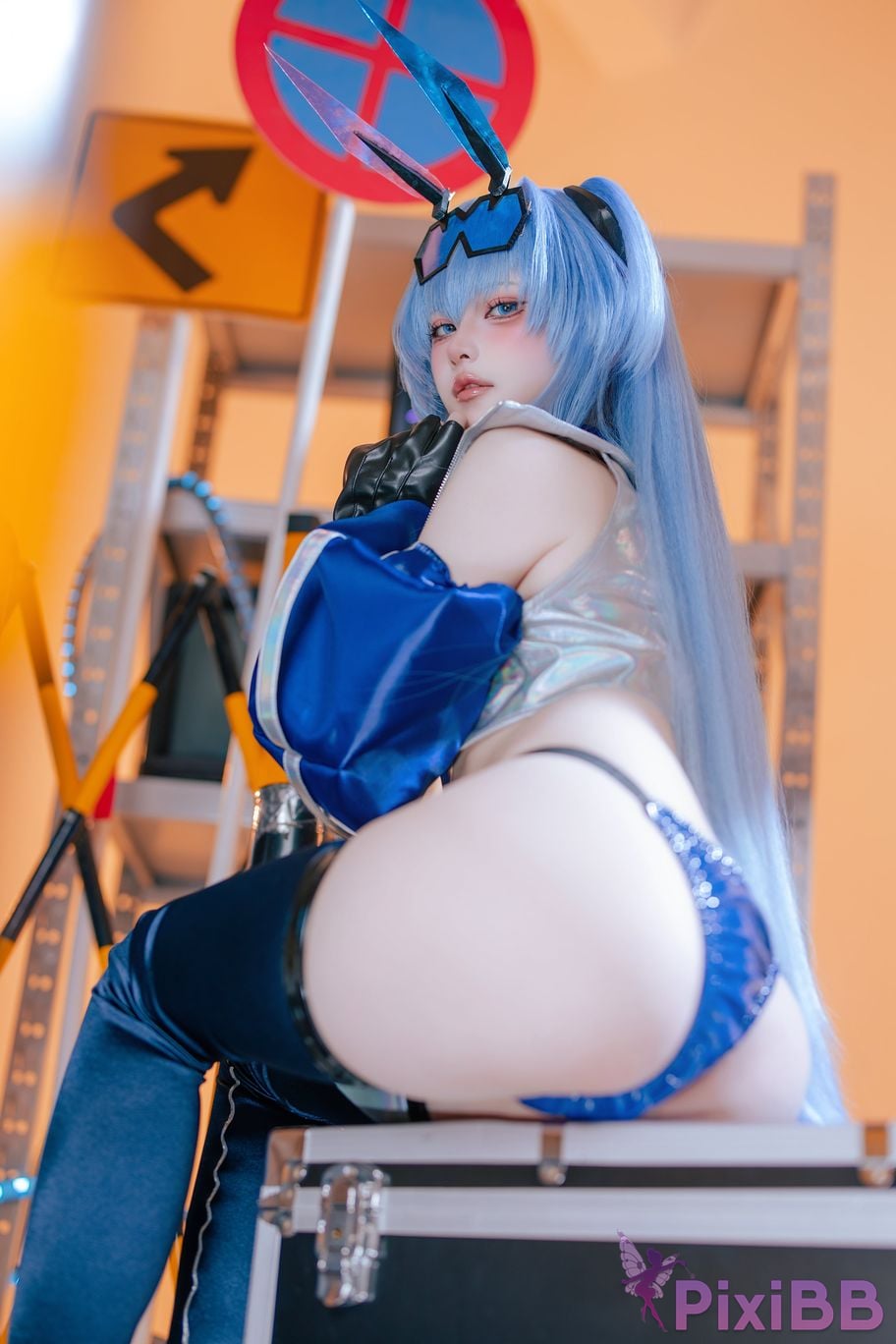 Cosplayer Island fish azur lane garden racing suit PixiBB.COM 003