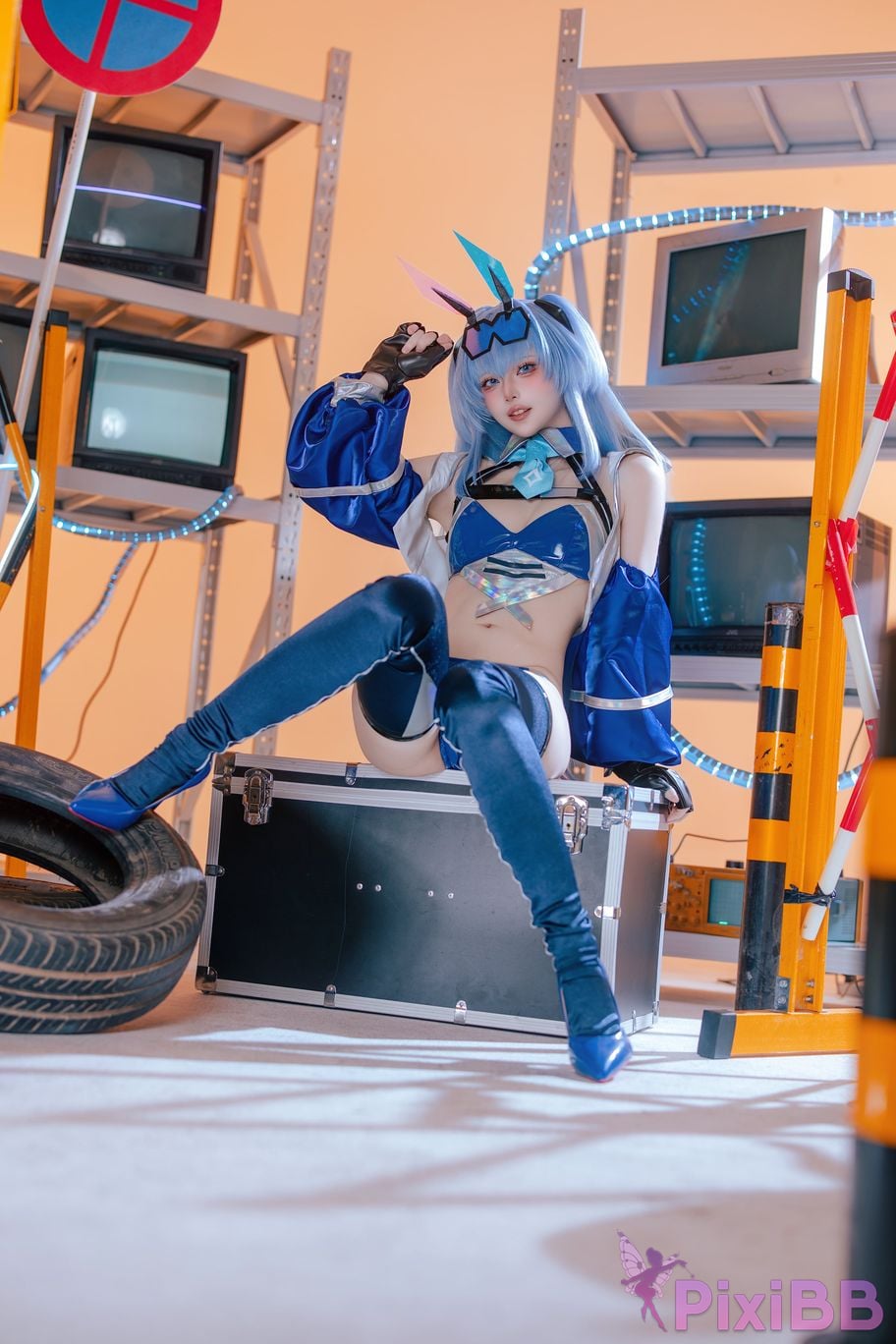 Cosplayer Island fish azur lane garden racing suit PixiBB.COM 004