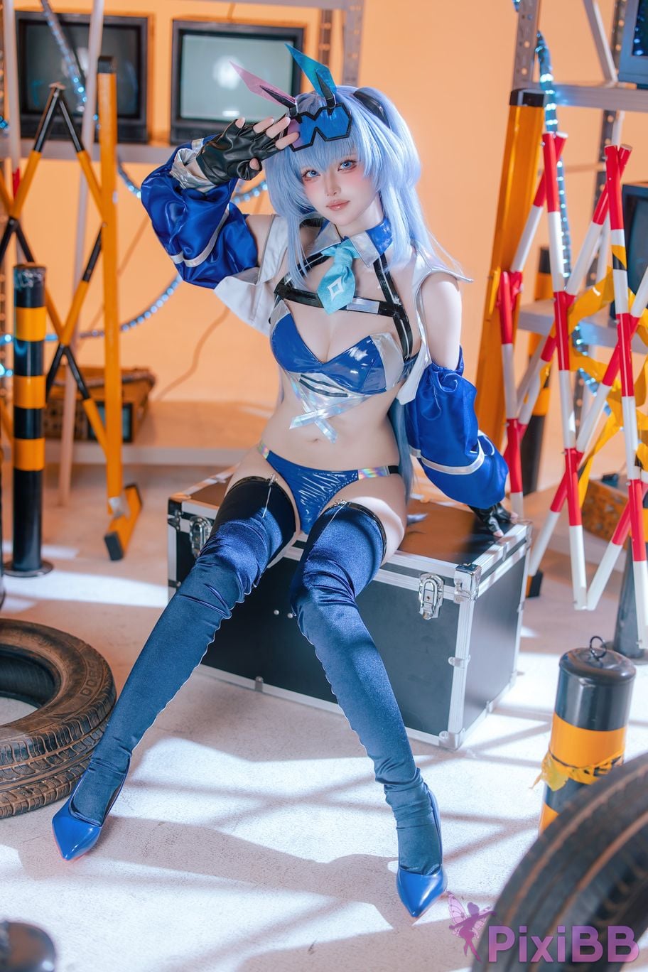 Cosplayer Island fish azur lane garden racing suit PixiBB.COM 006