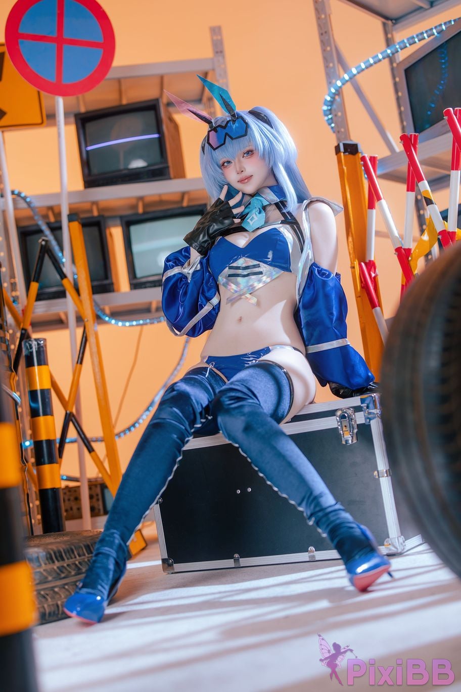 Cosplayer Island fish azur lane garden racing suit PixiBB.COM 007