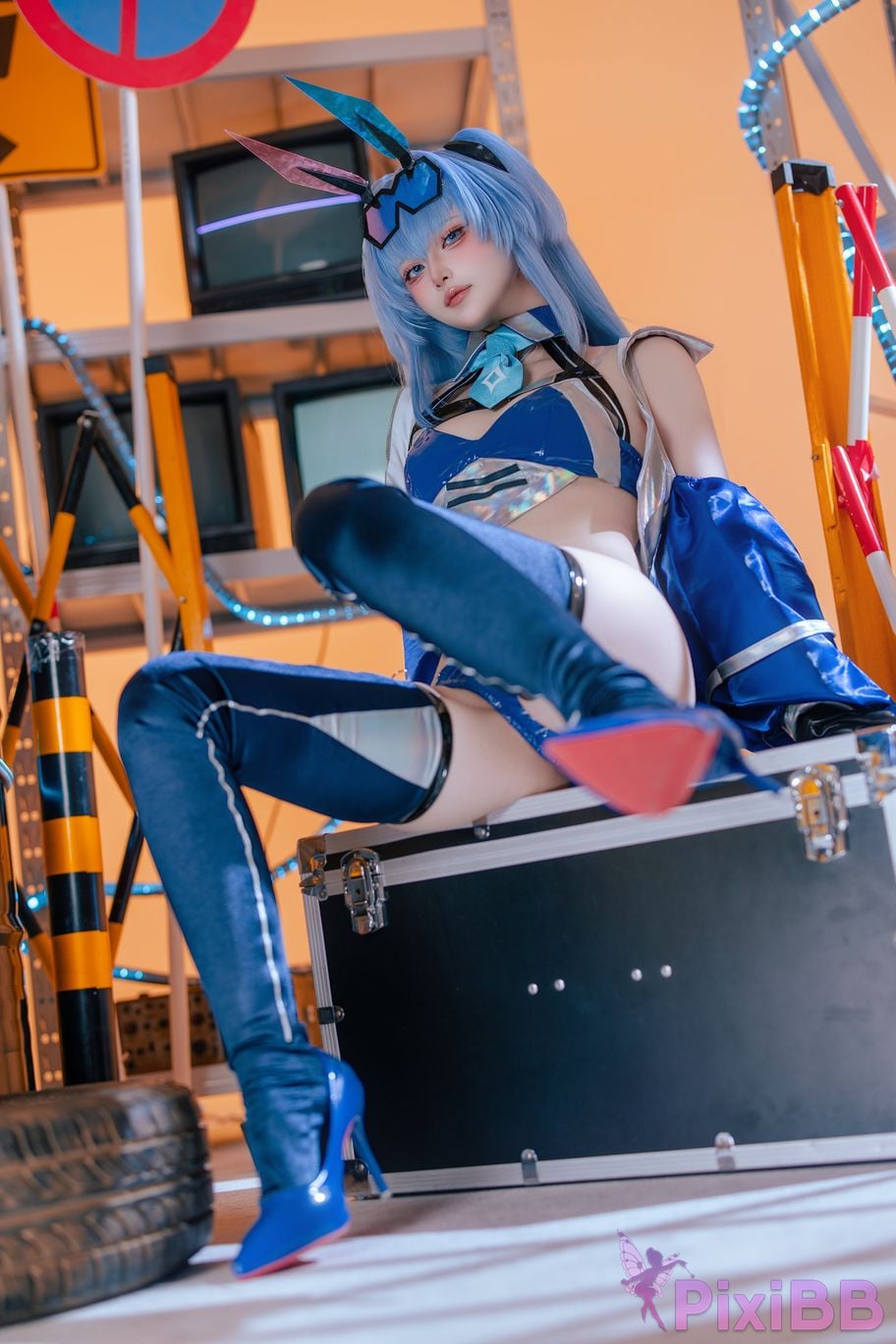 Cosplayer Island fish azur lane garden racing suit PixiBB.COM 008