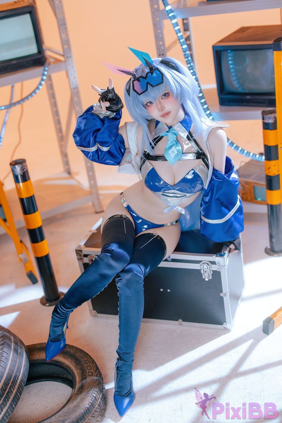 Cosplayer Island fish azur lane garden racing suit PixiBB.COM 023