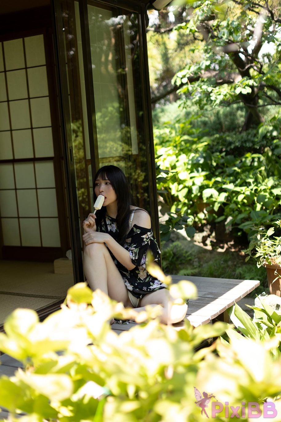 Japanese Idol Not too sweet Weekly Post Digital Photo Book damp summer shine PixiBB.COM 007