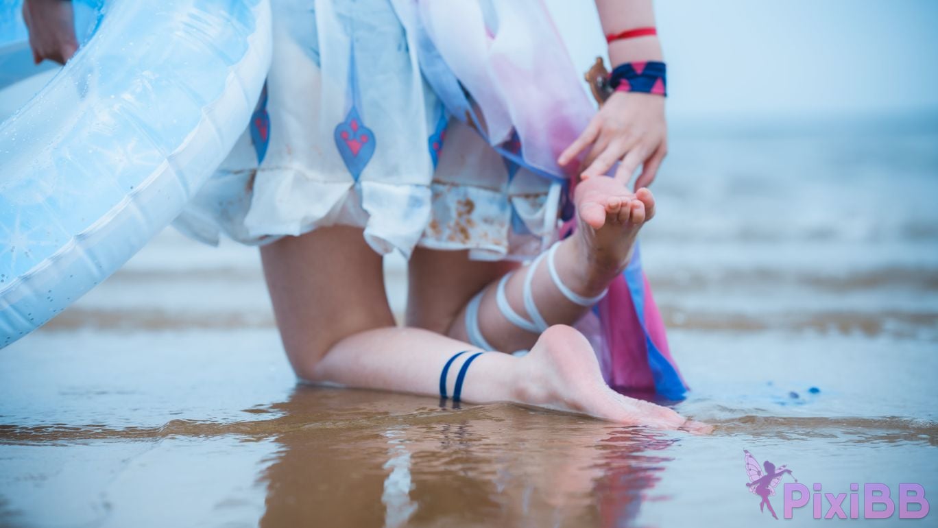 Cosplayer Seele Mai The story of waves on the other side Hill beach PixiBB.COM 044