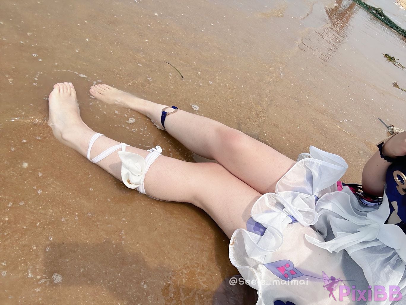 Cosplayer Seele Mai The story of waves on the other side Hill beach PixiBB.COM 060