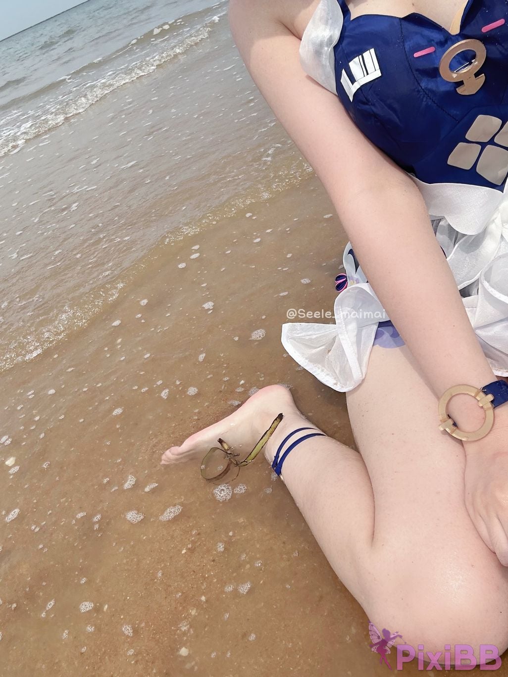 Cosplayer Seele Mai The story of waves on the other side Hill beach PixiBB.COM 066