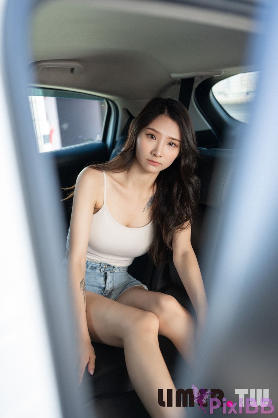 Limerence Original No.075 Super Beautiful EJ Car Shot and Feet PixiBB.COM 017