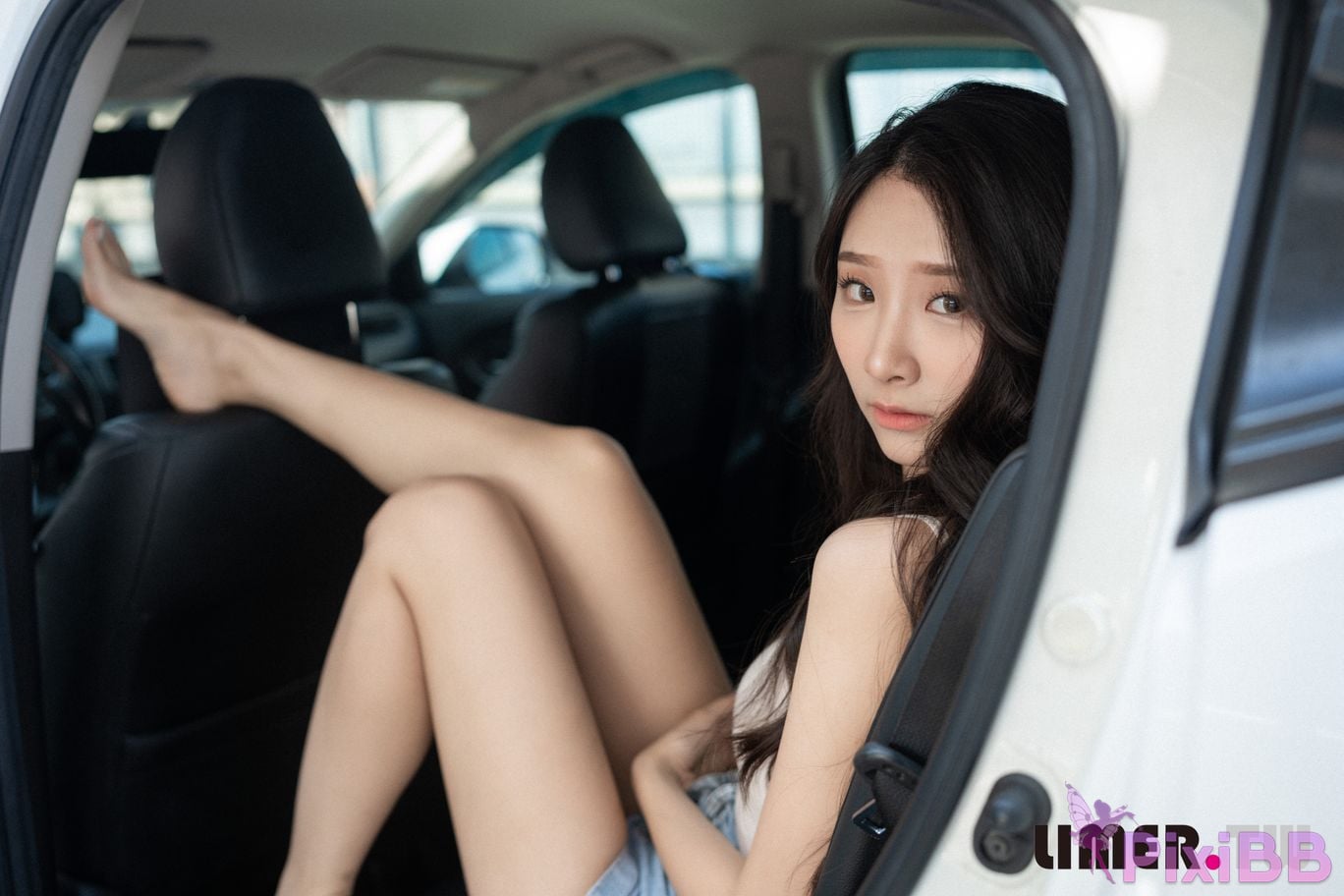 Limerence Original No.075 Super Beautiful EJ Car Shot and Feet PixiBB.COM 056
