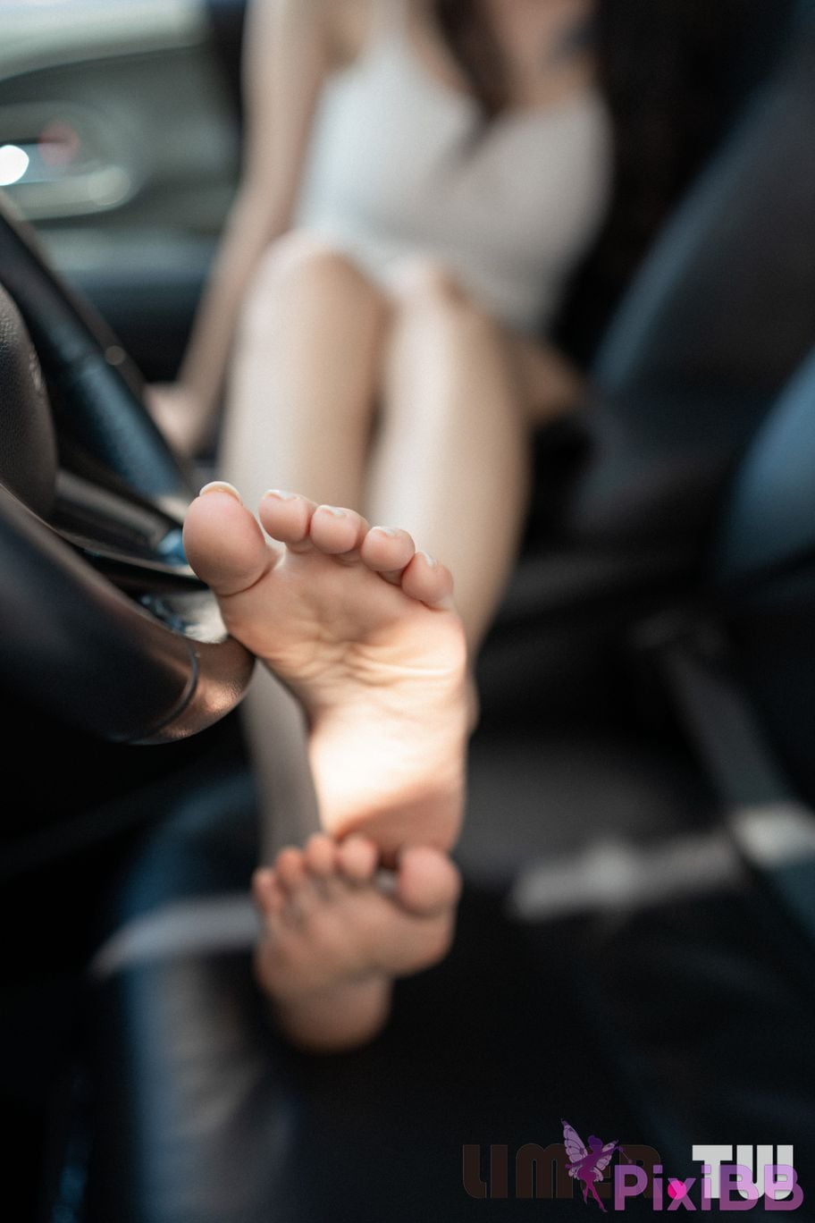 Limerence Original No.075 Super Beautiful EJ Car Shot and Feet PixiBB.COM 119