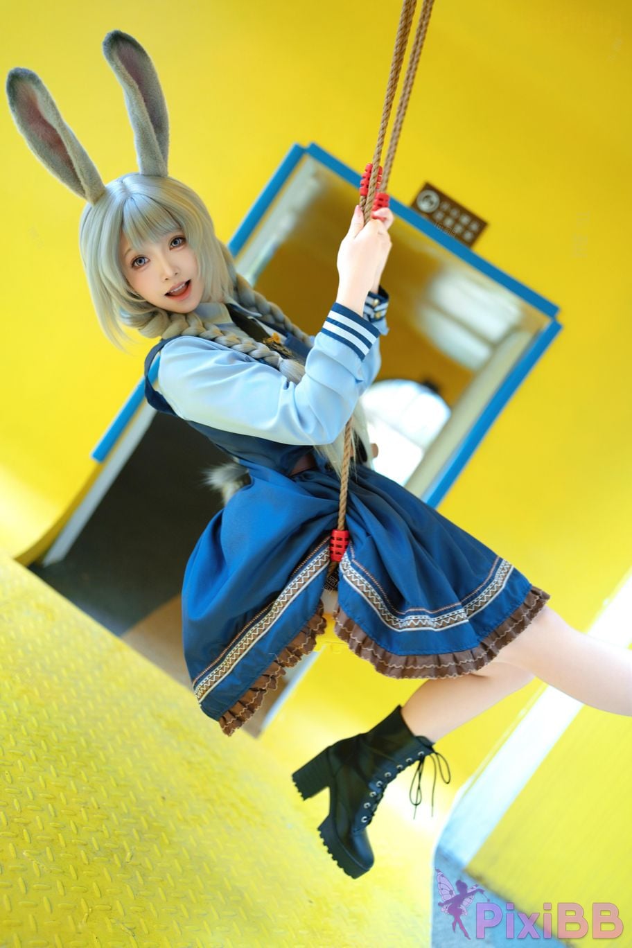 Cosplayer Bangni Bonnie Officer Rabbit PixiBB.COM 003