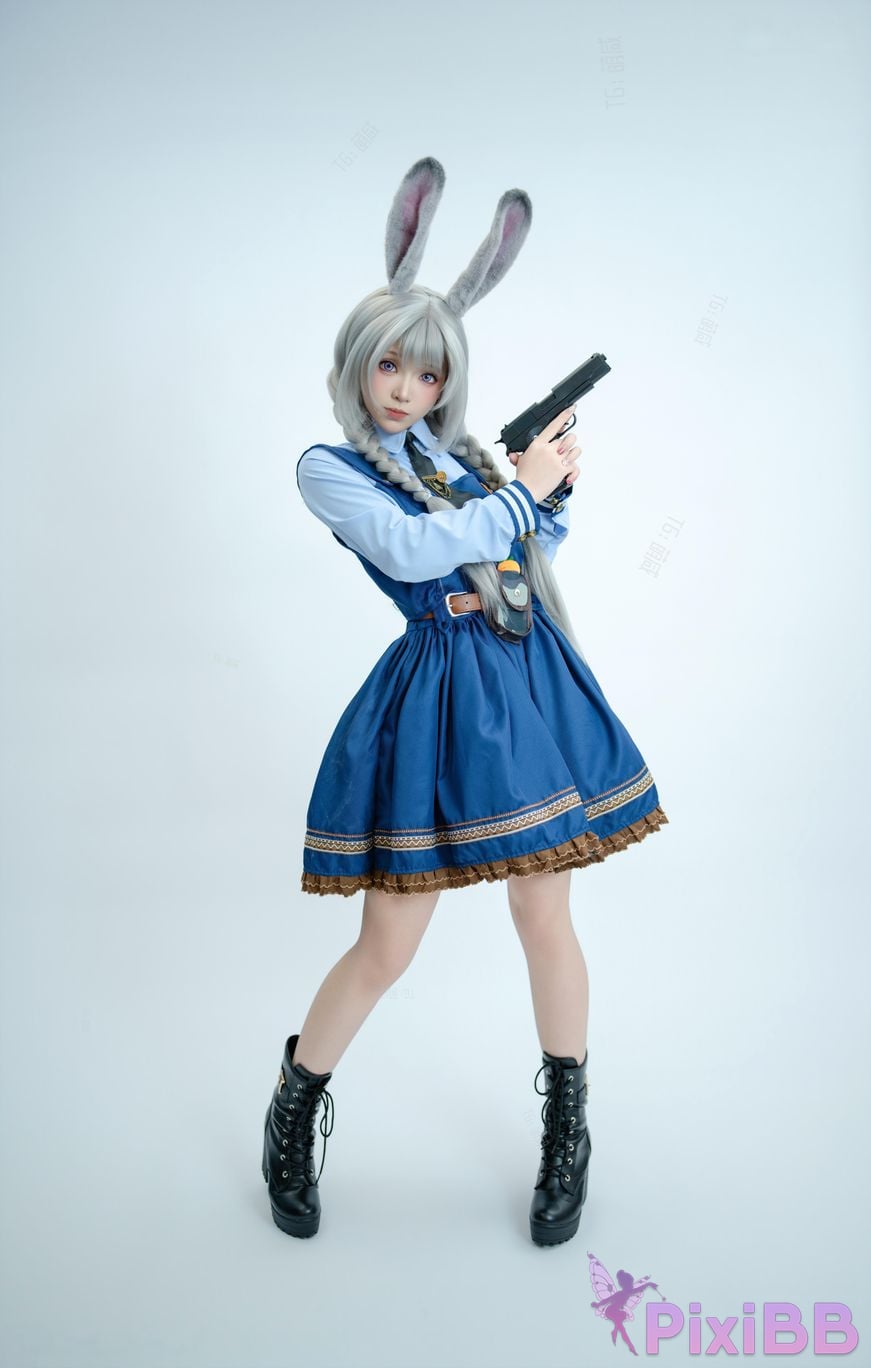Cosplayer Bangni Bonnie Officer Rabbit PixiBB.COM 015