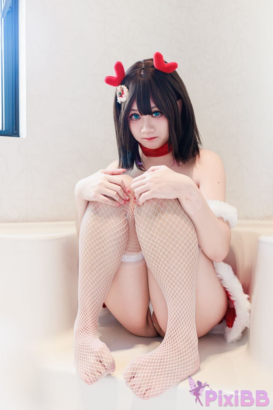 Cosplayer A Xuexue Christmas at home PixiBB.COM 010