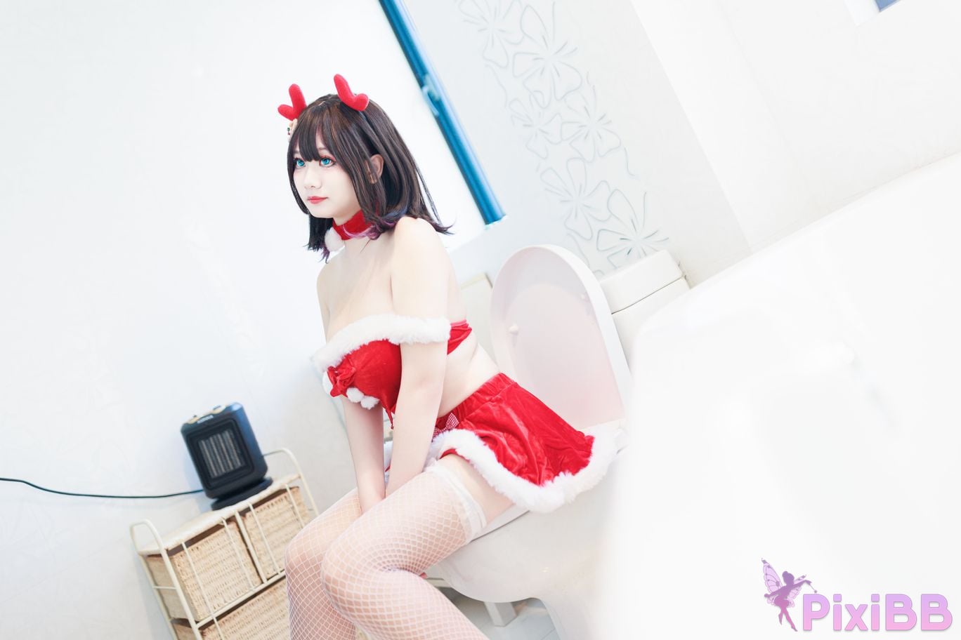 Cosplayer A Xuexue Christmas at home PixiBB.COM 075