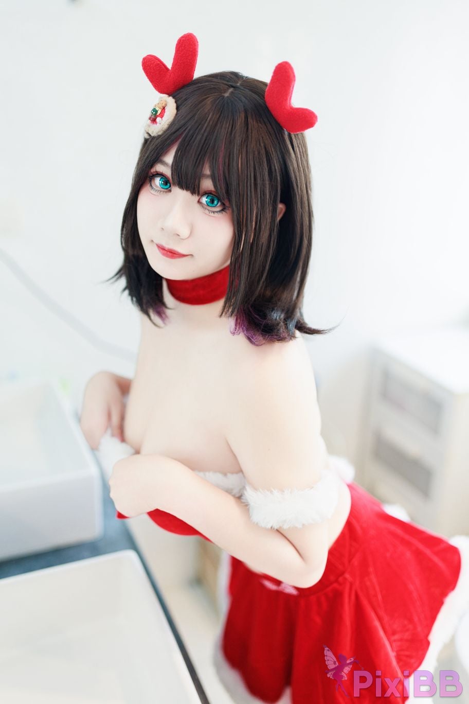 Cosplayer A Xuexue Christmas at home PixiBB.COM 081