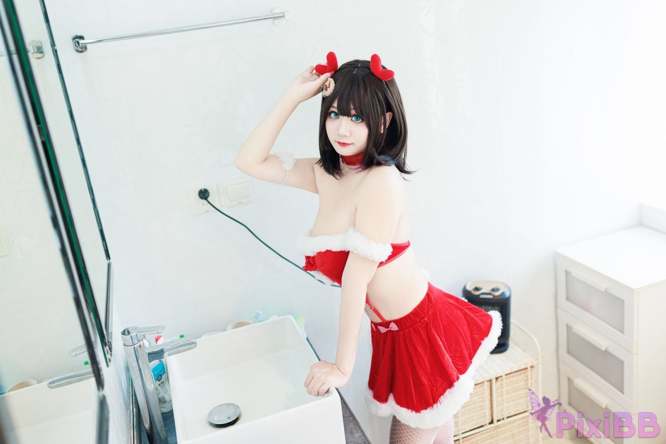 Cosplayer A Xuexue Christmas at home PixiBB.COM 083