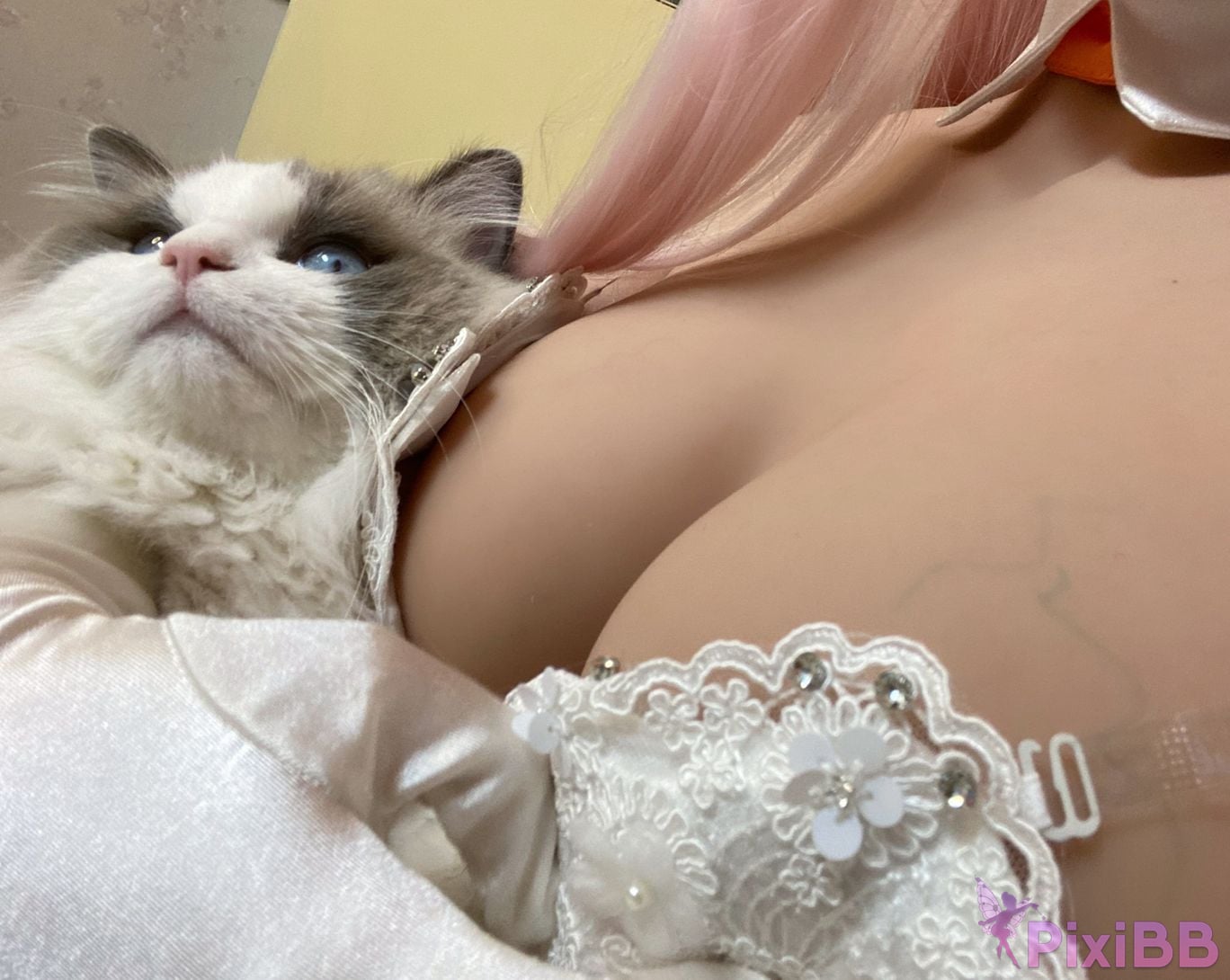 Cosplay cheese block wii selfie 1 PixiBB.COM 001