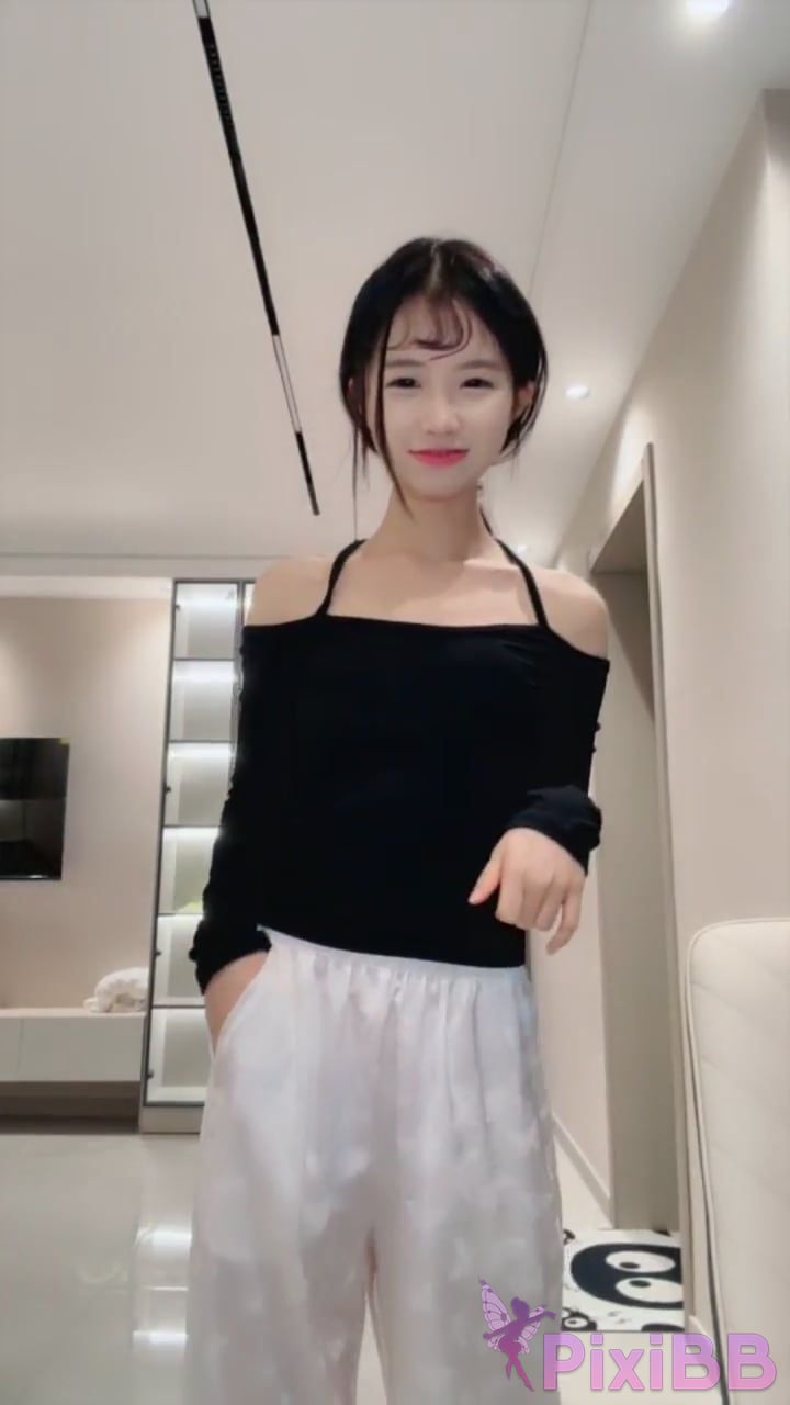 Little Huihui 19 E r o 5 0 S e v 1 . T h a t s n w P l y g i k Hotel hookup with pink hairless white tiger creampie PixiBB.COM 023