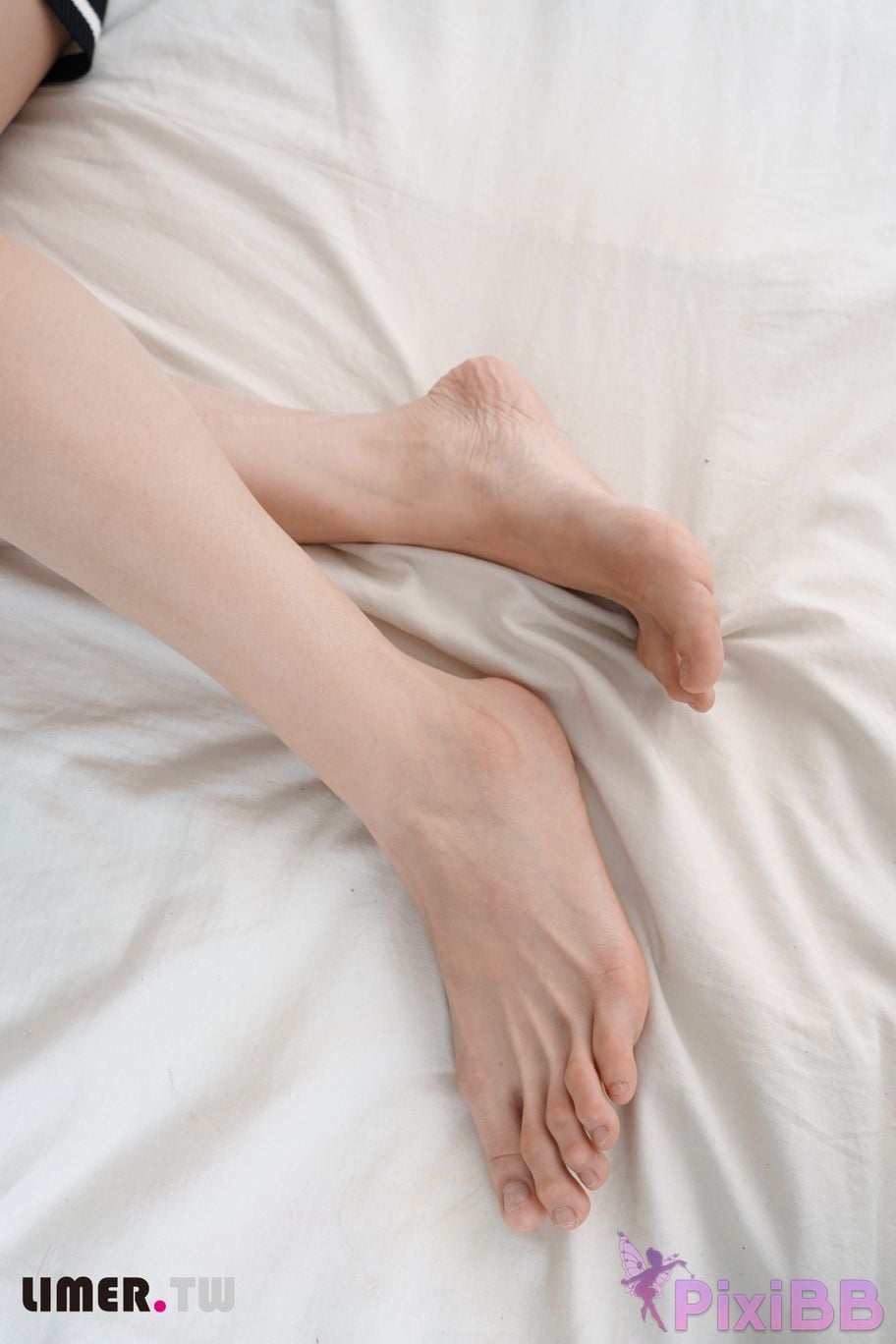 Limerence Original No.107 Sparse rain Nora Bare feet soles PixiBB.COM 094