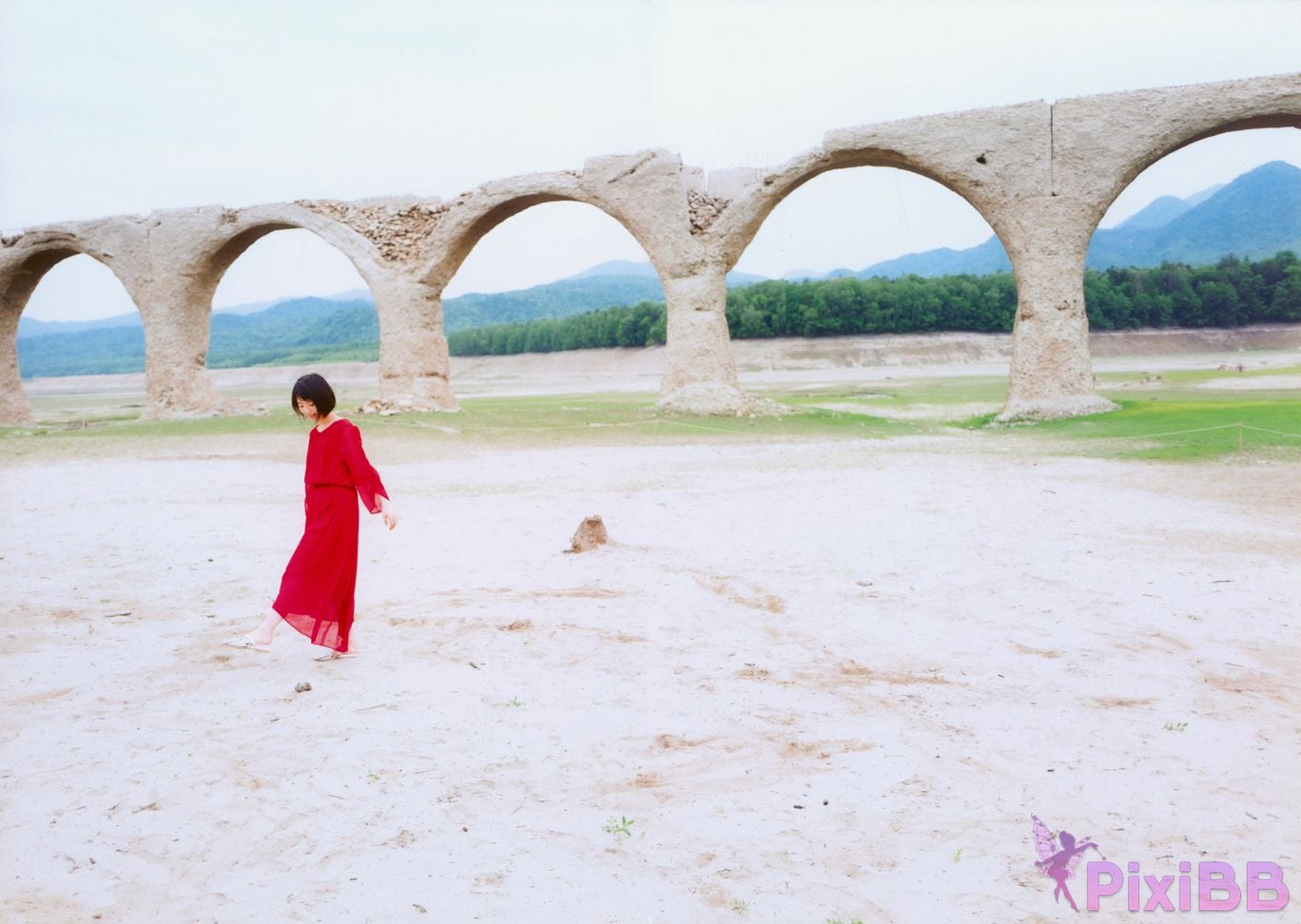 Japanese Idol Minami Hamabe Photo Book 2019 summer PixiBB.COM 008